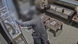 Rapina violenta in casa, proprietario 34enne accoltellato in ospedale