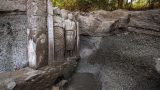 Rilievo funebre di una coppia a Pompei: scoperta eccezionale alla necropoli di porta sarno